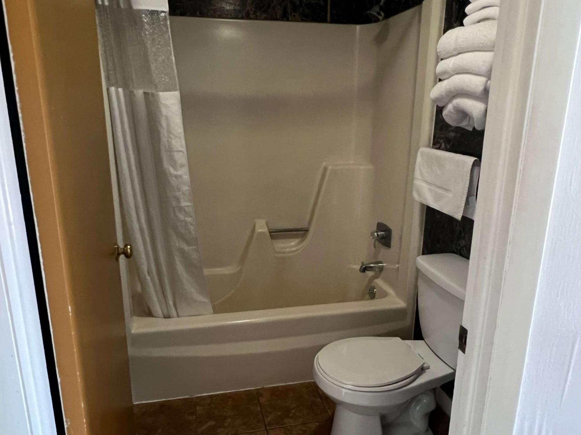 Travelodge By Wyndham Hershey Bagian luar foto
