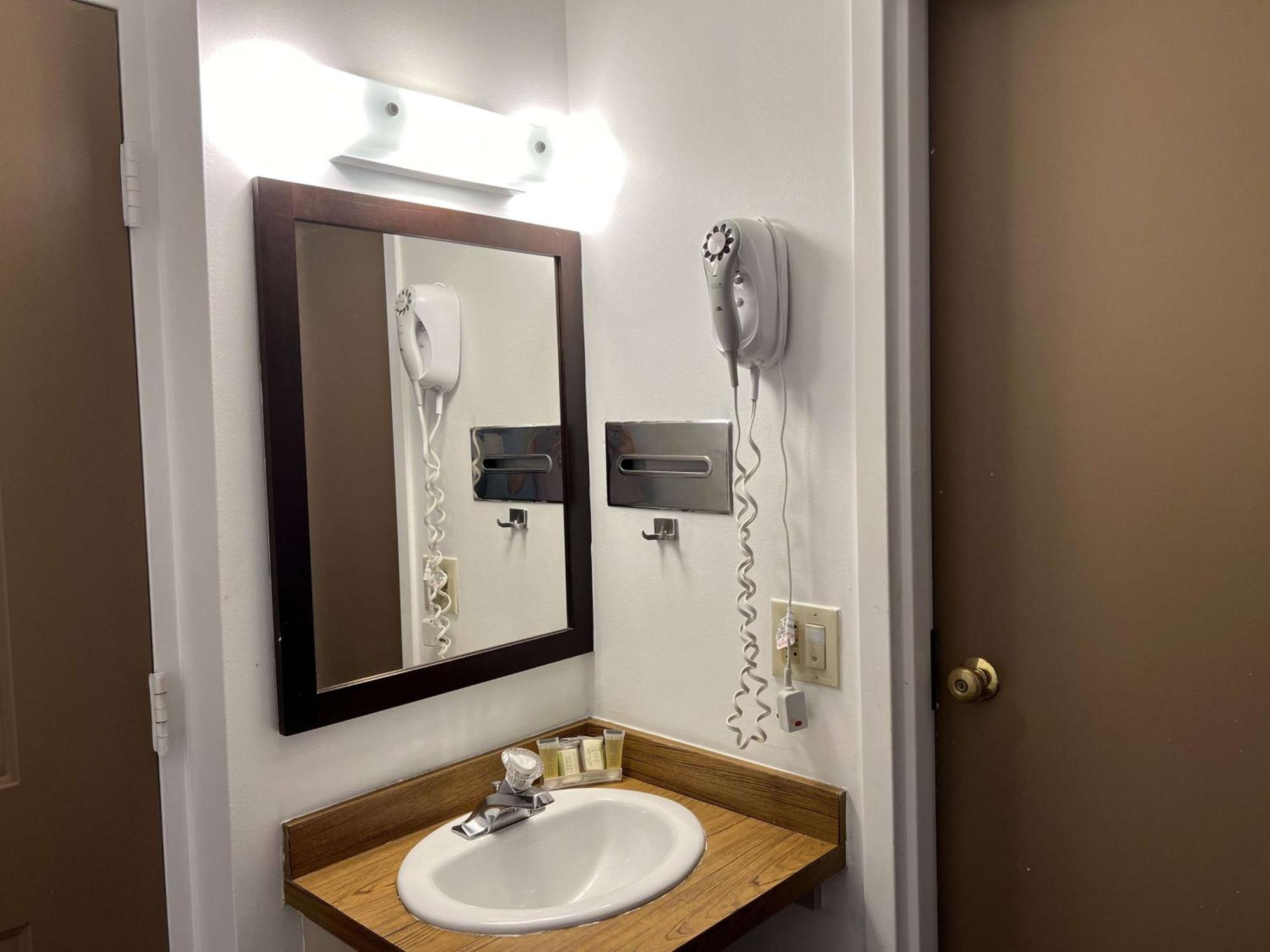 Travelodge By Wyndham Hershey Bagian luar foto